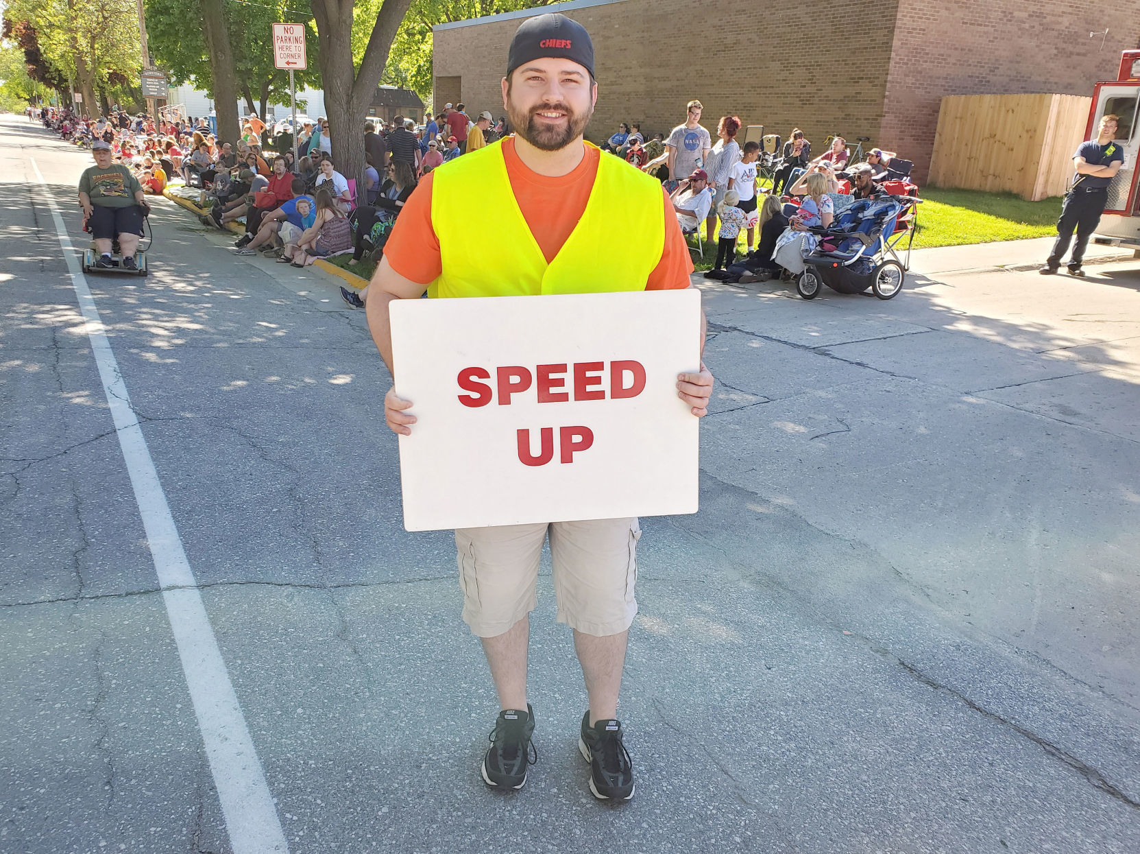 Parade monitor